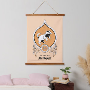 HARRY POTTER™ Delicate Sketch HUFFLEPUFF™ Wappen Wandteppich Mit Holzrahmen