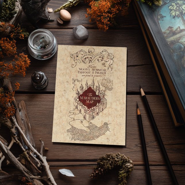 Harry Potter Zauber Marauder Karte (Postcard on simulated table)