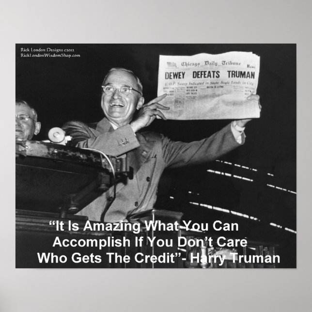 Harry Truman Holding Zeitung "Dewey Lieben Truman Poster (Vorne)