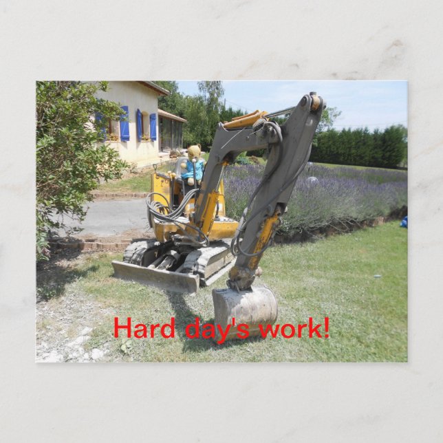 hart arbeiten - Teddy Bär auf Bagger Postkarte (Vorderseite)