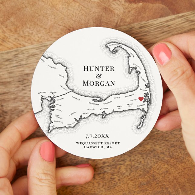 Harwich MA Wequassett Resort Cape Cod Wedding Runder Pappuntersetzer (Harwich MA Wedding Favor Cocktail Hour Coasters for a Wequassett Resort in Elegant Black and White)