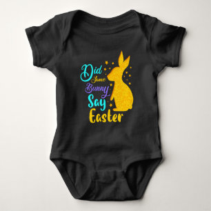 Hat ein paar Sonnenstrahlen zu Ostern gesagt? Baby Strampler