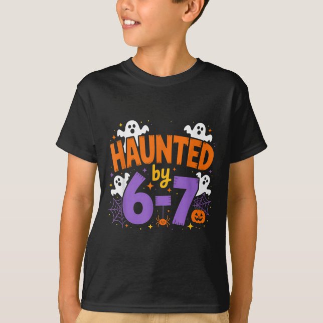 Haunted By 6-7 Halloween Ghosts And Sders Design  T-Shirt (Vorderseite)