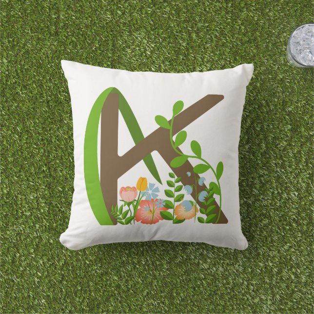 Hauptstadt K florale Monogramm Kissen (Golfball-Marker)