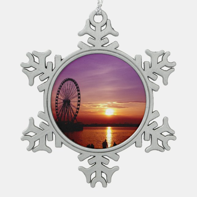 Hauptstadts-Rad am Sonnenuntergang Schneeflocken Zinn-Ornament (Vorderseite)