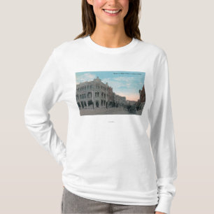 Hauptstraßen-Szene mit Pferdewagen und T-Shirt