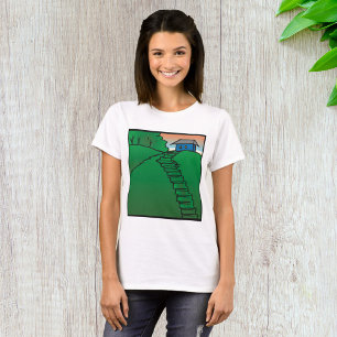 Haus auf einem grünen Hügel T-Shirt