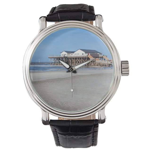 Haus auf Pfählen am Strand von St. Peter Ording Armbanduhr (Vorderseite)
