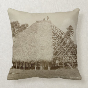 Haus-Gebäude in Samoa-Inseln, c.1875 (Sepia-Foto) Kissen