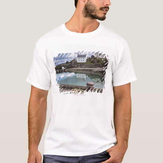 Häuser und Boote entlang dem Wasser T-Shirt (Vorderseite)
