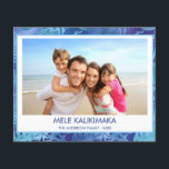 HAUSHALTSMELE KALIKIMAKA HAWAIIAN TROPISCHES FOTO<br><div class="desc">Budget Blaue glühende Imitate Foil Mele Kalikimaka Hawaiian Tropical Palm Leaf Familie Foto Weihnachtskarte. Das Bild und der Familienname können auf dieser einfachen Strand- oder Küstenurlaub Weihnachtsfamilienfotokarte ersetzt werden.</div>