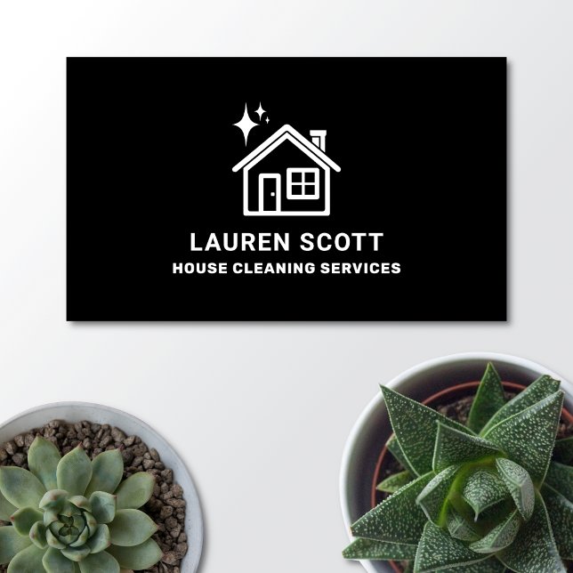 Hausreinigung Einfach Minimalistisch schwarz Visitenkarte (House cleaning business card on a light background with potted plants.)