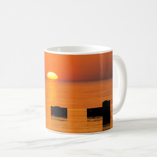 Hausse de la tasse de café orange (Devant droit)