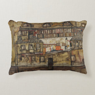 Hauswand am Fluss von Egon Schiele Zierkissen