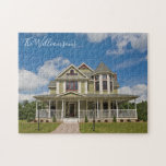 Hauswärmung Geschenke Custom New House Foto Family<br><div class="desc">Personalisieren Sie ein einzigartiges Geschenk für eine Familie,  indem Sie ihr Hausfoto auf ein neues Zuhause-Puzzle legen. Passen Sie Ihren Nachnamen und das richtige Anwesen an.</div>