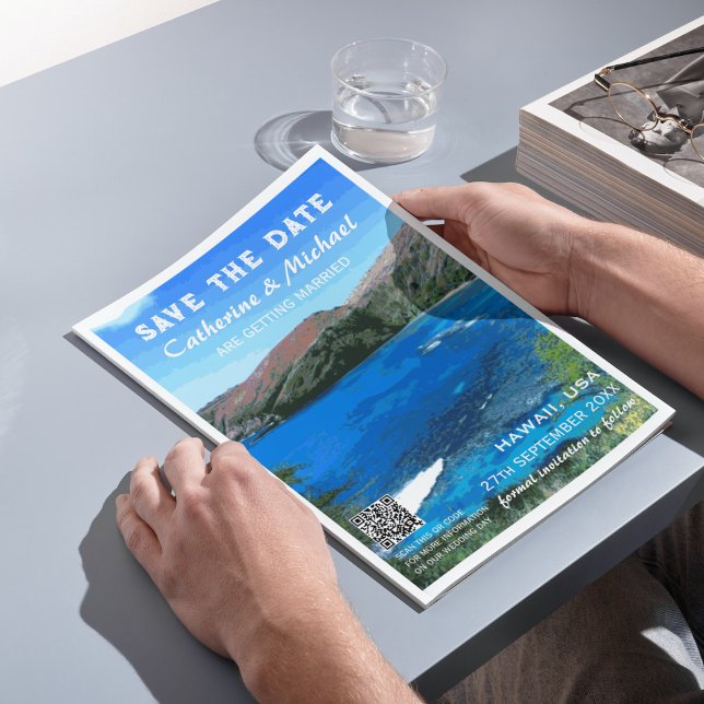 Hawaii Beach Wedding Travel Poster Style QR Code Save The Date (Von Creator hochgeladen)