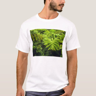 Hawaii, Big Island, Üppige tropische Vegetation in T-Shirt