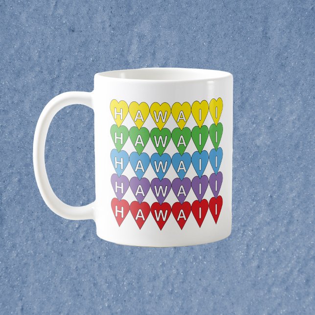 Hawaii Rainbow Hearts Kaffeetasse (A mug with a rainbow heart pattern that spells Hawaii.)