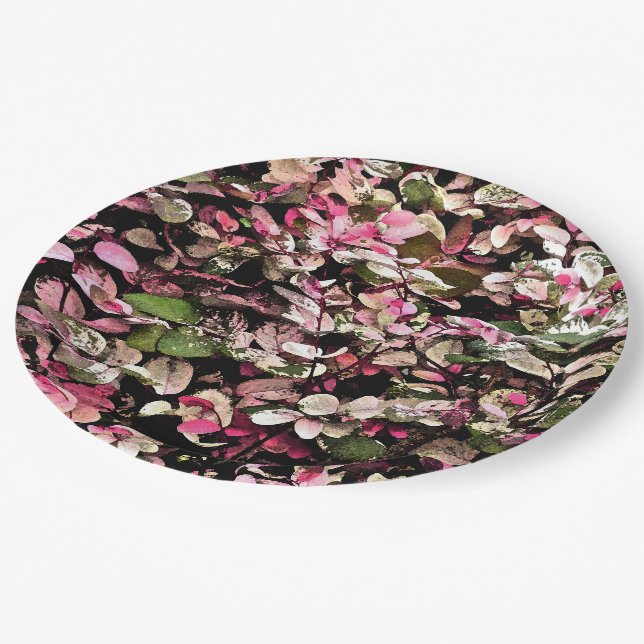 "HAWAIIAN SNOWBUSH PFLANZE/PINKS, GRÜNTÖNE UND WEI PAPPTELLER (Schrägansicht)