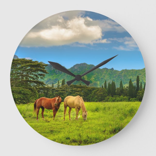 Hawaiianische Pferde, Hokulei Peak, Kauai, Hawaii Große Wanduhr (Vorderseite)