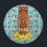 Hawaiische Tiki Maske Dartscheibe<br><div class="desc">Hawaiische Tiki Maske mit gelben Hibiskus-Blumen an ihr ist Basis,  die Staats-Blume von Hawaii mit einem Hintergrundmuster der retro Surfbretter.</div>