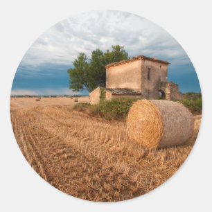 Haybale in der Provence Runder Aufkleber