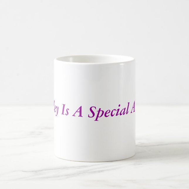 Hayley ist ein besonderer Engel Kaffeetasse (Mittel)