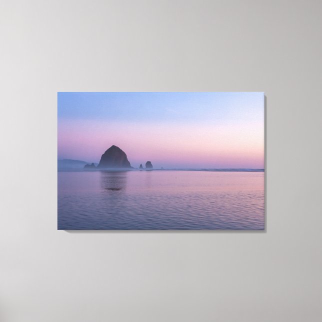 Haystack Rock bei Sunset Leinwanddruck (Vorderseite)