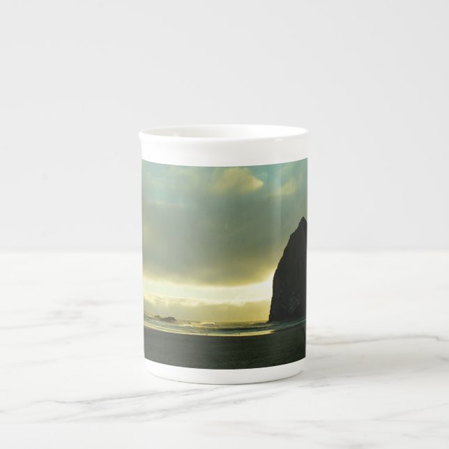 Haystack Rock, Cannon Beach oder. Spezielle Tasse (Vorderseite)