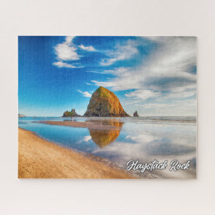 Haystack Rock, Cannon Beach, Oregon, USA