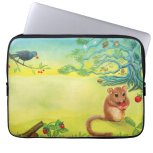 Hazel Dormouse Eating Wild Strawberry Laptopschutzhülle