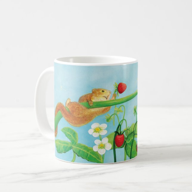 Hazel Dormouse, wilde Erdbeeren & Löwenpuff Kaffeetasse (Vorderseite Links)