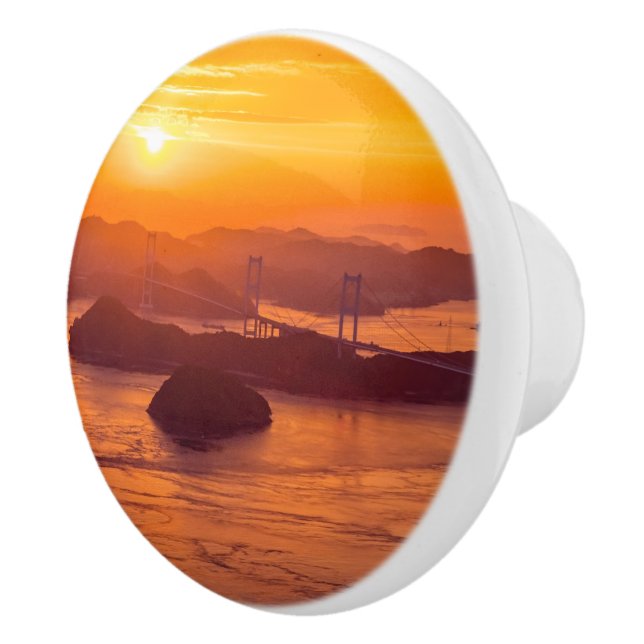 Hazy Sonnenuntergang auf der Kurushima Kaikyo Brid Keramikknauf (Rechts)