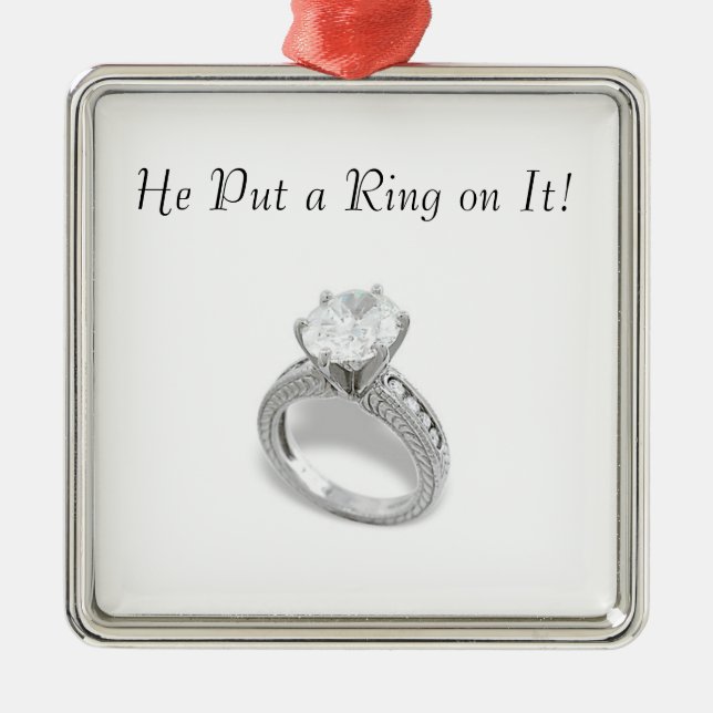 He Put a Ring on It! Silbernes Ornament (Vorne)