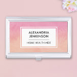 Health Aide Peach Pink Blush Niedlich Stilvoll mod Visitenkarten Dose<br><div class="desc">Zeigen Sie Ihre Visitenkarten mit diesem personalisierten Visitenkarten-Gehäuse, das durch ein fesselndes Design in Pfirsich, Rosa und Lila-Tönen, die durch weiche Pinselstriche verstärkt werden, besticht. Passen Sie es mit Ihrem Namen und Beruf an und fügen Sie eine persönliche Touch hinzu, die Ihre einzigartige Identität und Ihr Know-how widerspiegelt. Ob Krankenschwester,...</div>