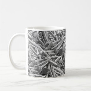 Heap der Nägel des Tischlers Kaffeetasse