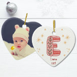 Heart First Christmas Baby Girl with Initial E Keramik Ornament<br><div class="desc">Feiern Sie mit diesem bezaubernden, herzförmigen Ornament das erste Weihnachtsfest Ihres kleinen Mädchens. Dieses Design mit einem großen, anpassbaren ersten "E", ermöglicht es Ihnen, sowohl den Namen als auch das Jahr zu personalisieren. Die Rückseite des Ornaments kann auch ein Foto Ihres wertvollen Kleinen enthalten. Es ist der perfekte Sake für...</div>