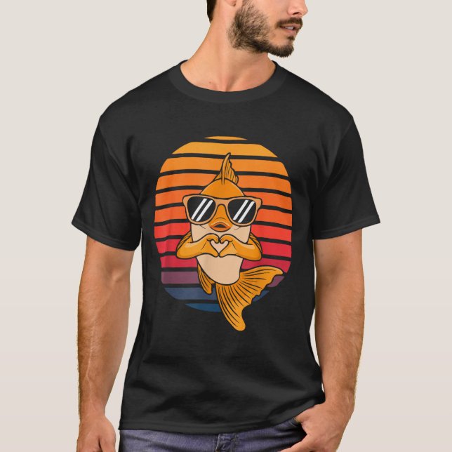 Heart Hands Funny Retro Goldfish Lover Sungles Mak T-Shirt (Vorderseite)