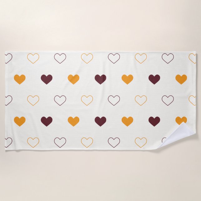 Heart Pattern with Orange & Brown Hearts Strandtuch (Vorderseite)