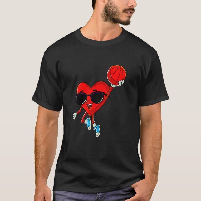 Heart Playing Basketball Cute Valentines Day Sport T-Shirt (Vorderseite)