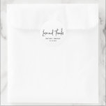 Heather Elegant Schwarz-weiß Minimal Moderne Hochz Runder Aufkleber<br><div class="desc">Moderne Gastgeschenk Hochzeit Aufkleber mit einem einfachen Design mit "Liebe und Dank" in einer eleganten Schrift Typografie und Ihre Namen und Hochzeiten Datum in einem minimalistischen sans Serif Schriftart. Alle Designelemente sind schwarz und weiß. Diese schicken Gunst-Aufkleber ergänzen eine schöne Touch zu Gunsten eines jeden Stils der Hochzeit.</div>