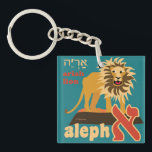 Hebräisches Alphabet-Schlüsselkette Schlüsselanhänger<br><div class="desc">Erschwinglicher Schlüsselanhänger des hebräischen Alphabetes. Niedlicher Löweentwurf für den Buchstaben,  Aleph,  gedruckt auf einer quadratischen Acrylschlüsselkette. Wählen Sie von 22 süßen Tieren. Nettes kleines Geschenk für jüdische Kinder.</div>