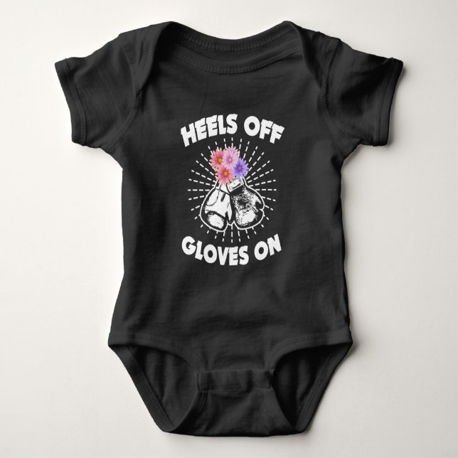 Heels weg von den Handschuhen auf Kickboxing Baby Strampler (Vorderseite)