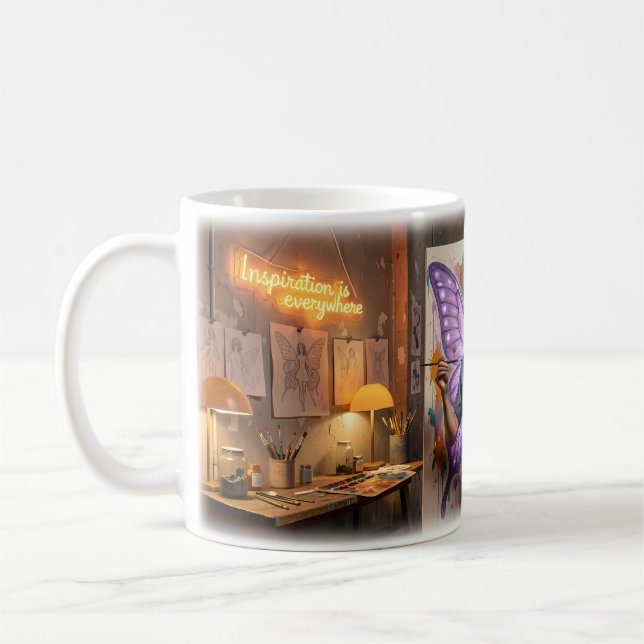 Heilende Flügel in einer Mitternachts-Kunststudio- Kaffeetasse (Links)