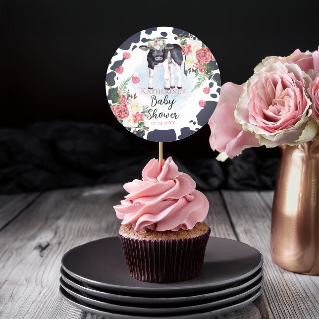 Heilige Kuh, das ist ein Baby-Dusche für Mädchen.  Runder Aufkleber (Cute "Holy Cow, It's A Girl!" Collection Black | White Cow Theme | Pink Floral Baby Shower Stickers)