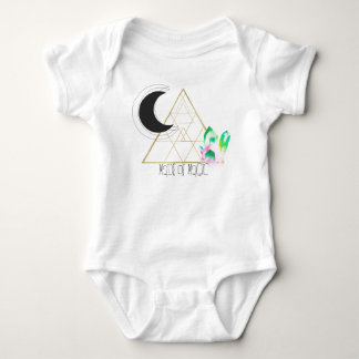 Heiliges Geometriebaby gemacht von der Magie. Baby Strampler