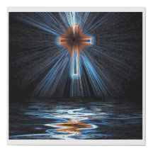 Heiligkreuz, reflektiert auf Wasser