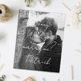 Heiraten Sie mir ein schwarz-weißes Vertikalrätsel