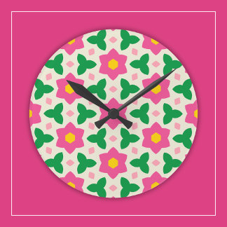 Heiß rosa botanische Blumen auf modernen geometris Runde Wanduhr
