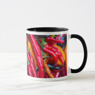 Heiße Chili Paprikas auf dem Bauernmarkt in Madiso Tasse